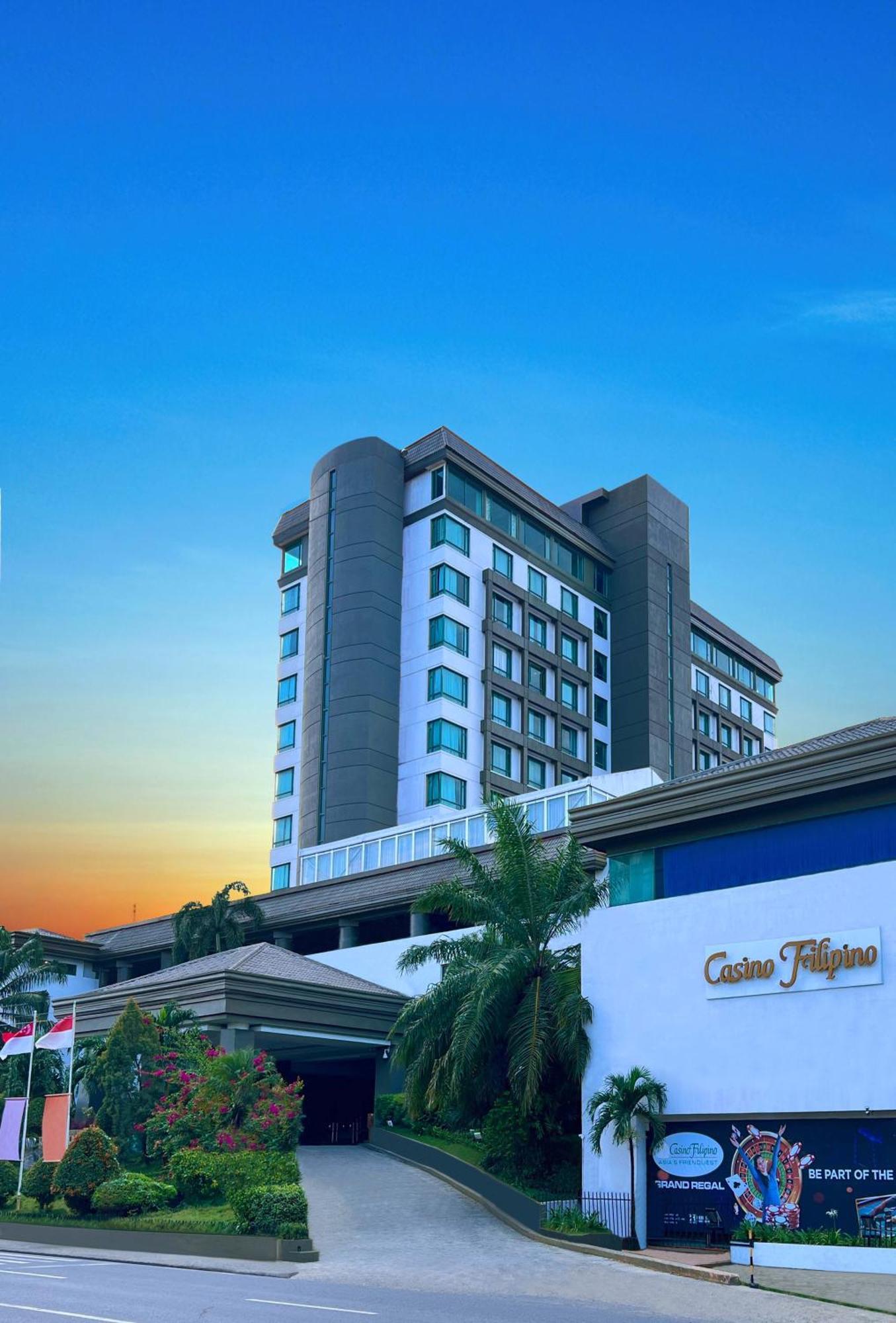 Grand Regal Hotel Davao Exterior foto